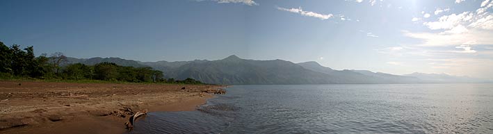 Lake shore and Livingstone Mountains